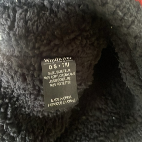 3/$15 Wind river winter thick hat touque - Picture 2 of 2